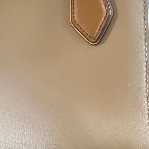 MICHAEL KORS Mott Messenger Crossbody - Picture 12 of 13